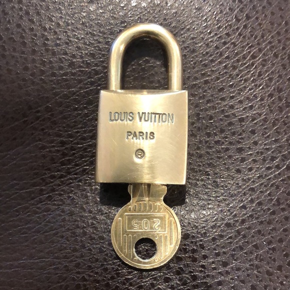 Vintage LV Louis Vuitton Padlock Lock & Key 205 - Picture 3 of 13